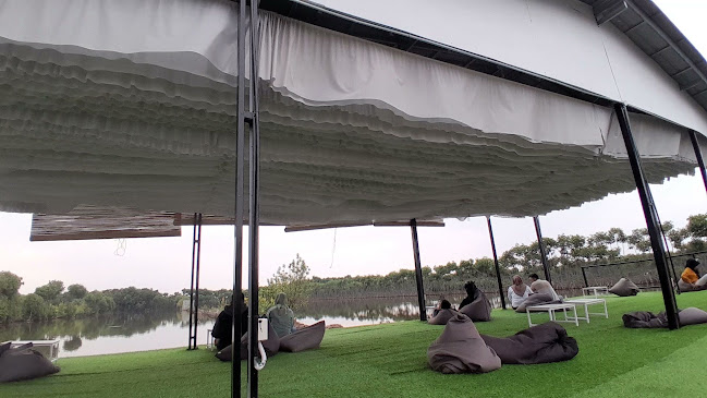 Hiling Sunset Coffee dan Restoran - Gastronomi dan perhotelan