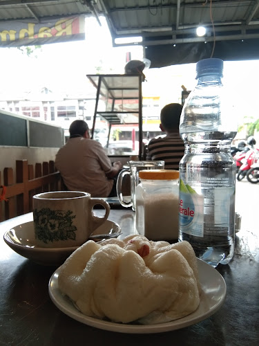 Opinii despre Delicious Café în Kota Pekanbaru - Gastronomi dan perhotelan