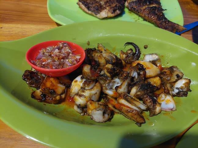 Warung Karang Seafood - Gastronomi dan perhotelan