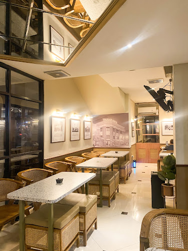 Moji Cafe & Tongkrongan - Surabaya