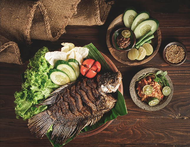 Opinii despre Ayam Goreng Djakarta în Surabaya - Gastronomi dan perhotelan