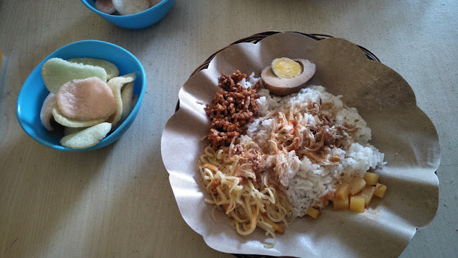 nasi uduk & lontong opor bu antie - Gastronomi dan perhotelan