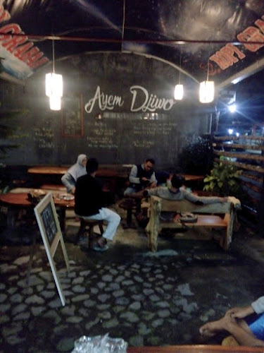 Jl. Tengger, Kepanjen Lor, Kec. Kepanjenkidul, Kota Blitar, Jawa Timur 66117