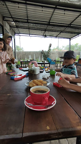Orang Roemah Coffee & Eatery - Gastronomi dan perhotelan