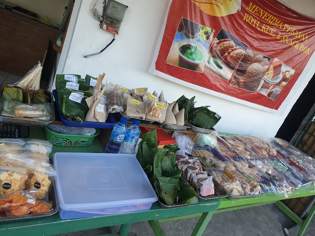 Warung Sahabat (angkringan, roti dan kue)