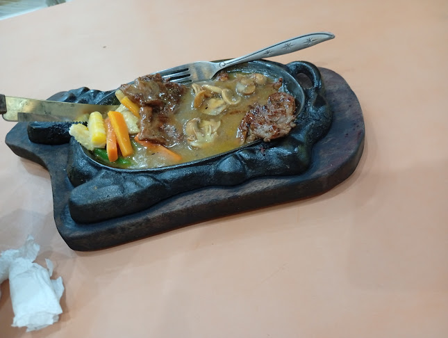 MAMOO Steak & Chicken Grill - Gastronomi dan perhotelan