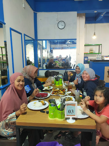 Warung seafood D'geprek Soka