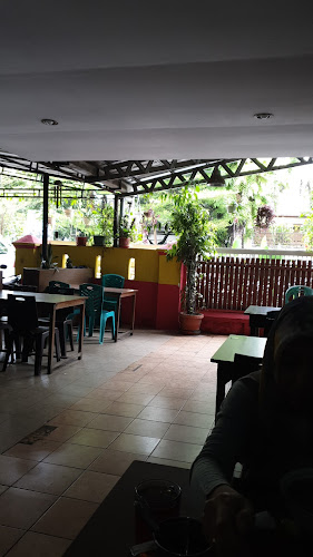 Jl. Kasuari No.4-2, Kunjung Mae, Kec. Mariso, Kota Makassar, Sulawesi Selatan 90113