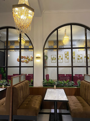 SURGARASA RESTO & CAFE - Gastronomi dan perhotelan