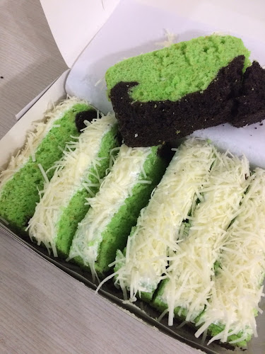 Lapis Surabaya Mamamiadonatoz - Surabaya