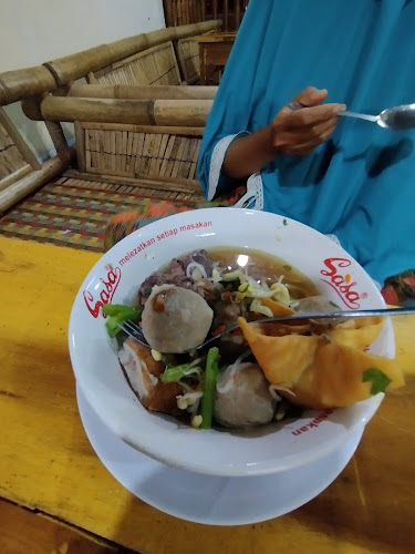 Bakso karomah - Gastronomi dan perhotelan