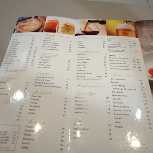 Bandar Udara Internasional Soekarno–Hatta, International, Pajang, Kec. Benda, Kota Tangerang, Banten 15126