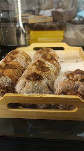 Opinii despre Bombo Doughnut în Kota Batam - Gastronomi dan perhotelan