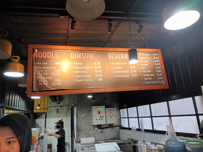 Opinii despre Mie Gacoan Kotabaru în Kota Yogyakarta - Gastronomi dan perhotelan