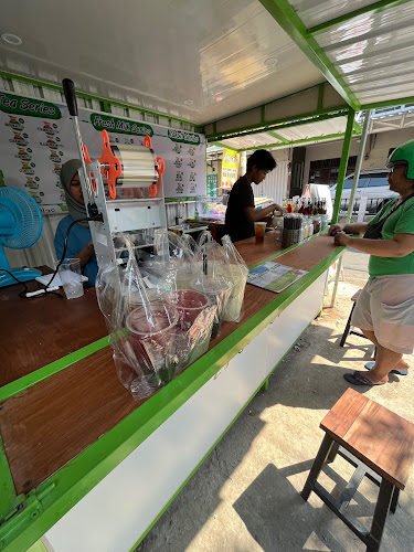 Opinii despre Es Teh Kota Atlas Tembalang în Kota Semarang - Gastronomi dan perhotelan