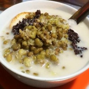 Opinii despre Bubur Kacang Ijo dan Bubur Ayam Khas Madura Doa Ibu în Kota Tangerang - Gastronomi dan perhotelan