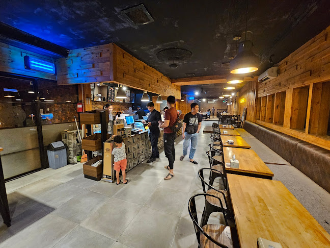 GF76+87C, Jl. Ronggo Warsito, Suka Maju, Kec. Sail, Kota Pekanbaru, Riau 28127