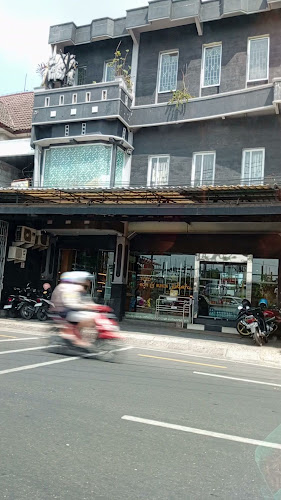 Toko Roti Jakarta