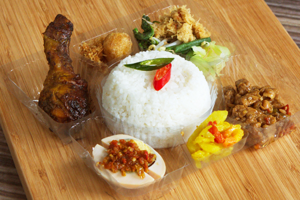 Opinii despre Kampung Nasi - Nasi Kotak dan Tumpeng Semarang în Kota Semarang - Gastronomi dan perhotelan