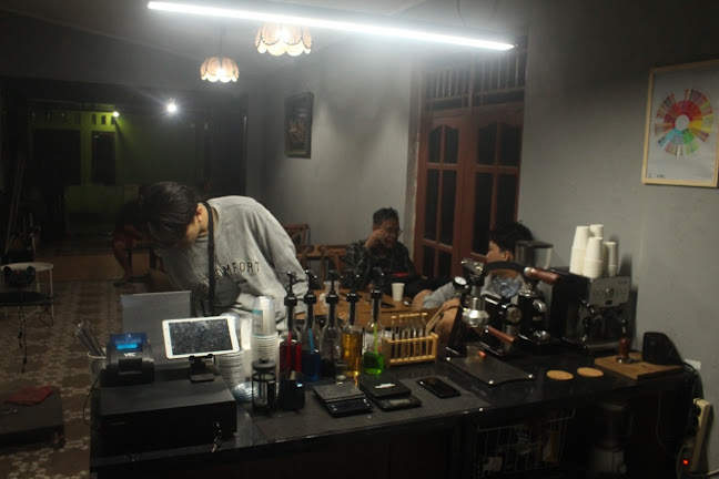 Opinii despre O.A.K Cafe în Kota Pekalongan - Gastronomi dan perhotelan