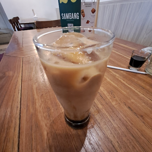 Opinii despre Sambang Cafe & Eatery în Surabaya - Gastronomi dan perhotelan