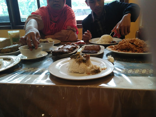 Comentarii opinii despre Ayam Goreng Ny. Suharti