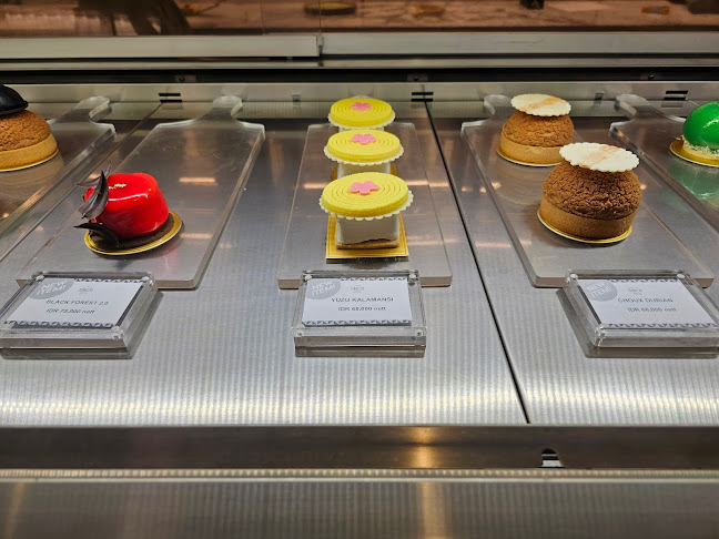 JW Marriott Hotel, Jl. Embong Malang No.85-89, Kedungdoro, Tegalsari, Surabaya, East Java 60261