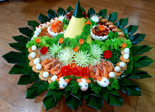 AYAM BAKAR WONG SOLO RUNGKUT MADYA