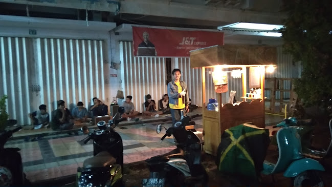 CATRO - Cafe Trotoar - Gastronomi dan perhotelan