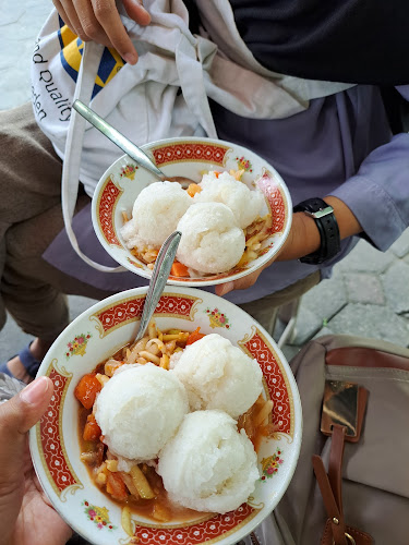 Opinii despre Kue Moho în Kota Surakarta - Gastronomi dan perhotelan