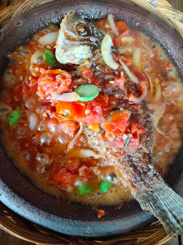 Opinii despre Plus 62 Cafe în Kota Balikpapan - Gastronomi dan perhotelan