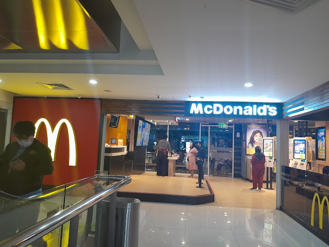 McDonald's Istana BEC Bandung - Gastronomi dan perhotelan