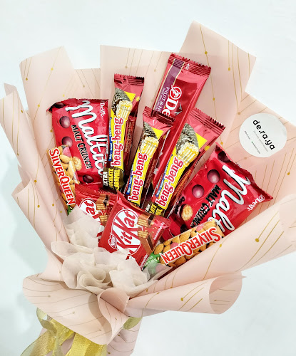 De.ra.ya Cake and Gift