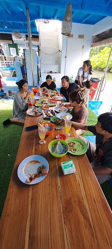 Comentarii opinii despre Warung Karang Seafood