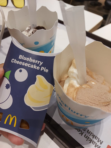 MCDonald's (MCD) Tanjung Pinang - Gastronomi dan perhotelan