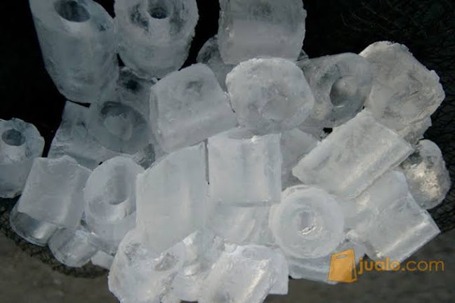 Opinii despre FARDHAN ICE TUBE ( AGEN ES KRISTAL ) în Kota Tangerang - Gastronomi dan perhotelan