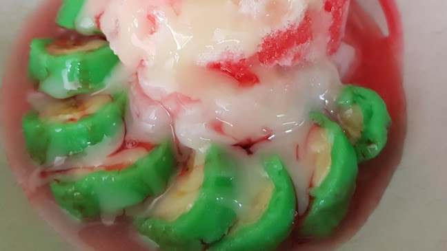 Opinii despre Es Pisang Ijo Ala Mama în Kota Tangerang - Gastronomi dan perhotelan