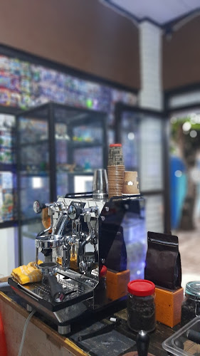 Opinii despre Wieta pastry and meat în Kota Serang - Gastronomi dan perhotelan