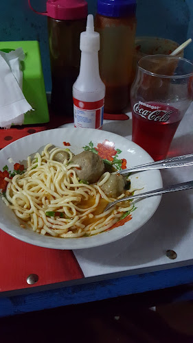 Mie baso dan es - Gastronomi dan perhotelan