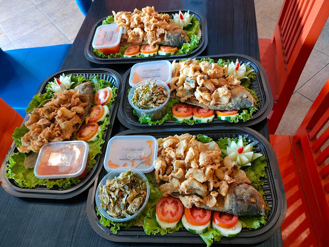 Opinii despre Ikan Segar Mundu Resto dan Kost în Kota Madiun - Gastronomi dan perhotelan