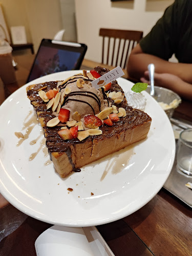 Joyi Bakes Cafe - Tiramisu Bingsoo Tea Dessert - Kota Batam