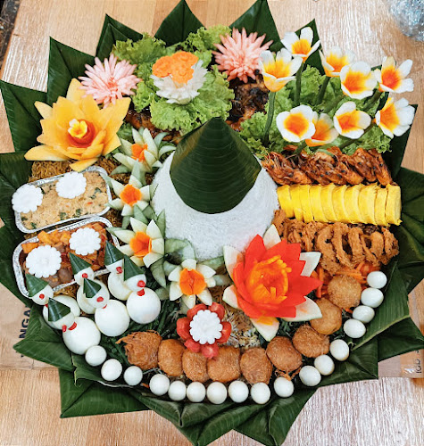 Opinii despre AYAM BAKAR WONG SOLO RUNGKUT MADYA în Surabaya - Gastronomi dan perhotelan