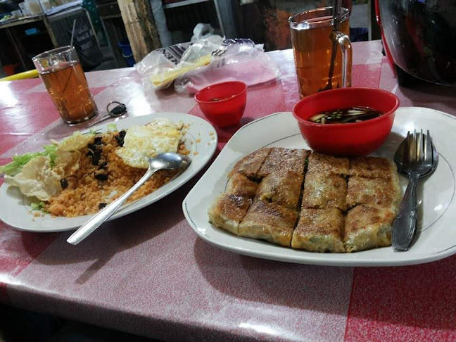 Opinii despre Martabak Mesir & Nasi Goreng Simpang Berok în Kota Solok - Gastronomi dan perhotelan