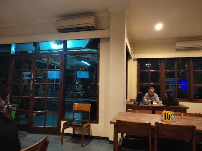 Ayam Goreng Ny. Suharti - Gastronomi dan perhotelan