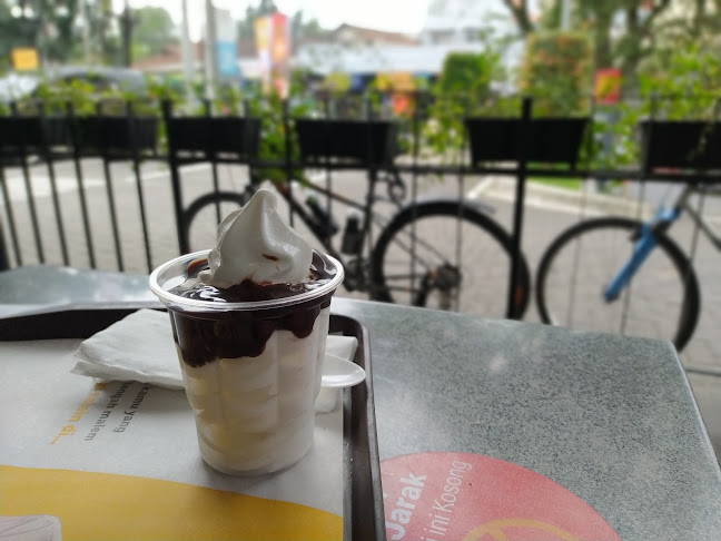 Opinii despre McDonald's - Sangkuriang Cimahi în Kota Cimahi - Gastronomi dan perhotelan