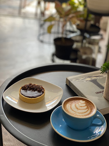 Opinii despre Kopi Equator Coffee în Kota Denpasar - Gastronomi dan perhotelan