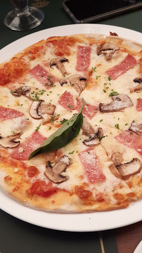 Opinii despre Braga Permai Bandung în Kota Bandung - Gastronomi dan perhotelan