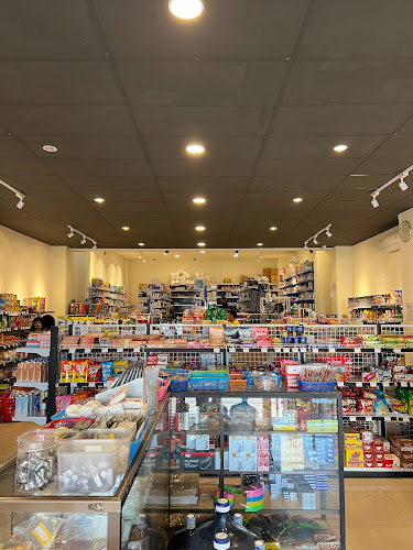 Opinii despre Hari-Hari Minimarket Cake & Bakery în Kota Manado - Gastronomi dan perhotelan