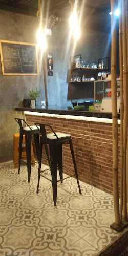 Jl. Pemuda Sumpono Gg.6 No.2, Gedog, Kec. Sananwetan, Kota Blitar, Jawa Timur 66137