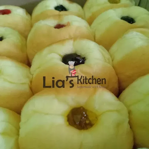 Donat Lia Madiun - Gastronomi dan perhotelan